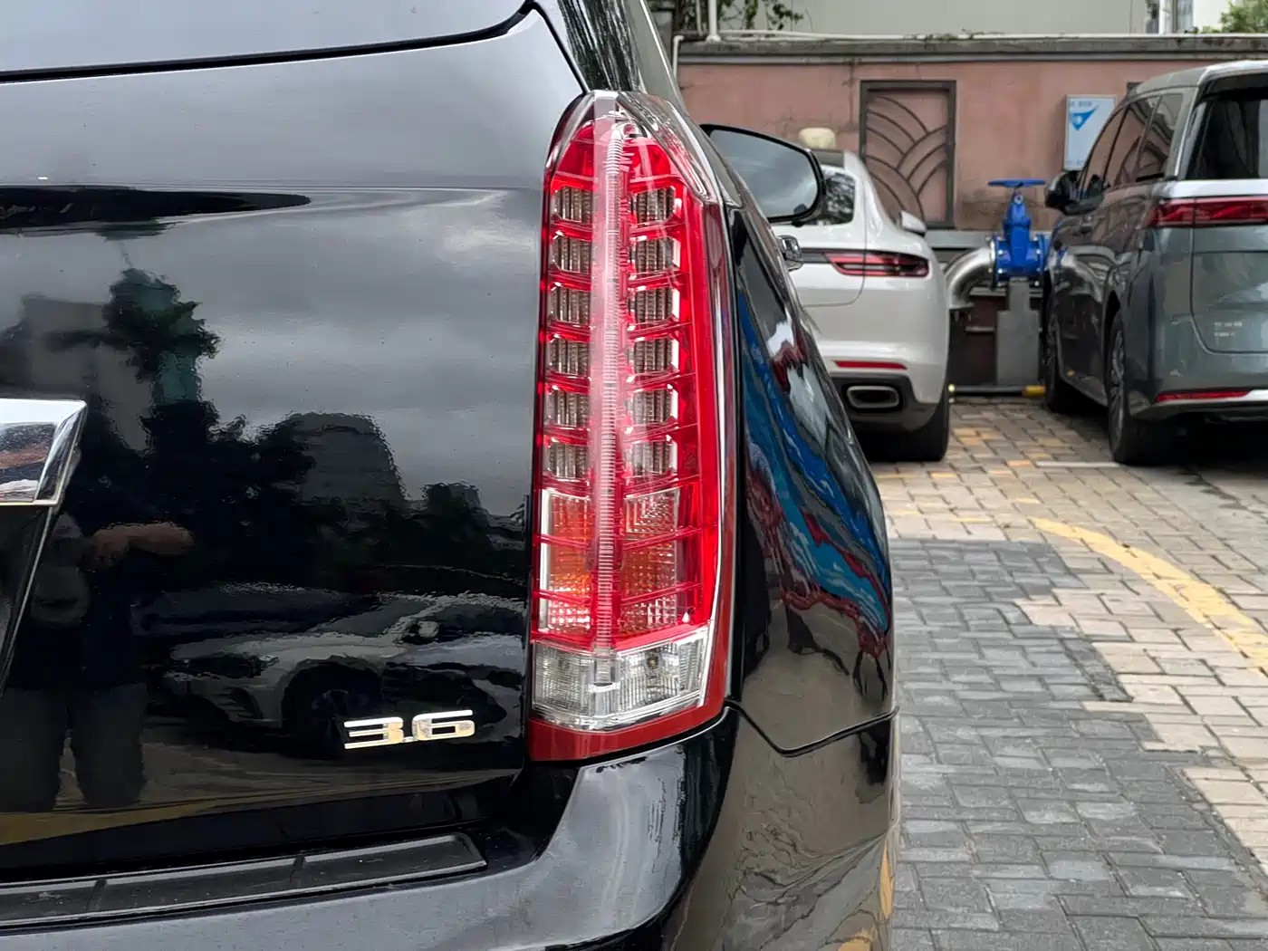 Cadillac SRX 2014 3.6L Flagship Model фото 14