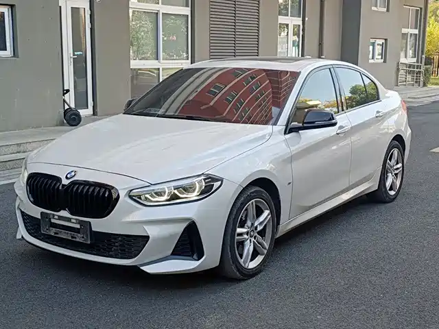 BMW 1 120i, M Спорт, чёрный пакет