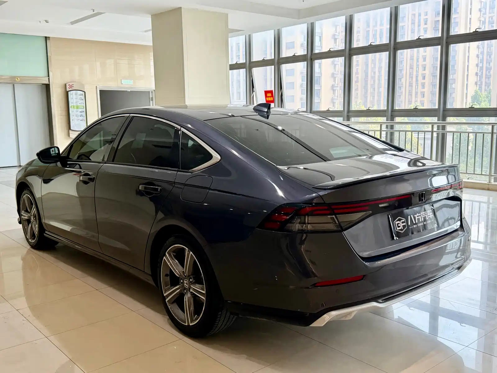 Фото 7 - Honda Accord