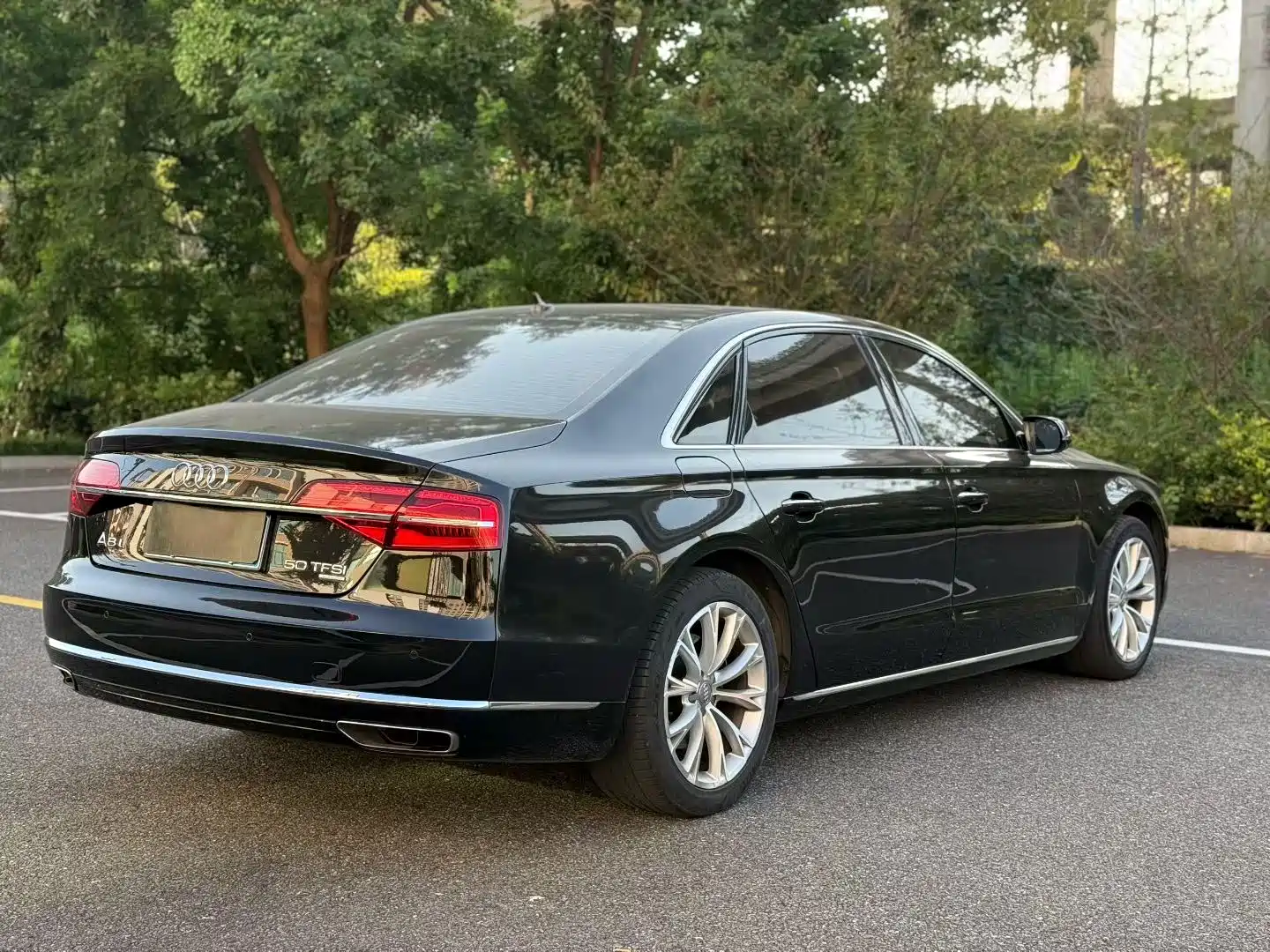 Фото 4 - Audi A8