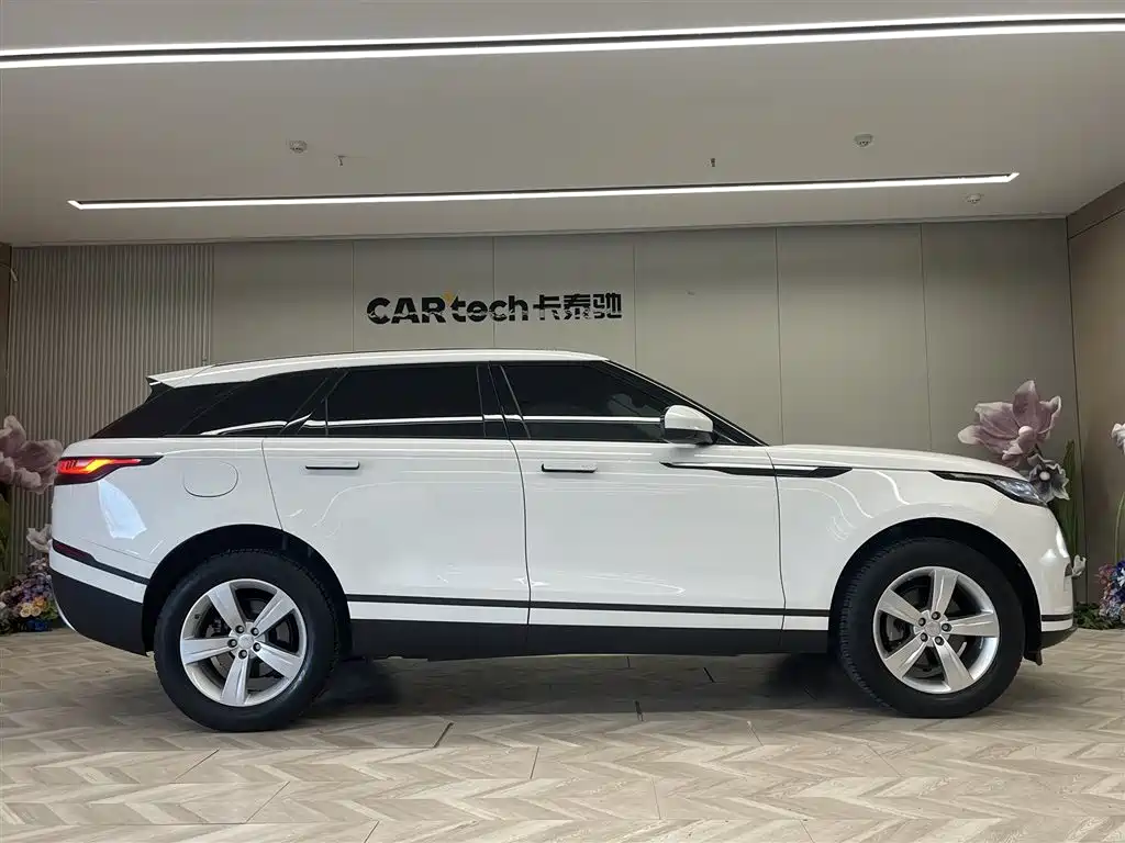 Land Rover Range Rover Velar 2019 250PS фото 4