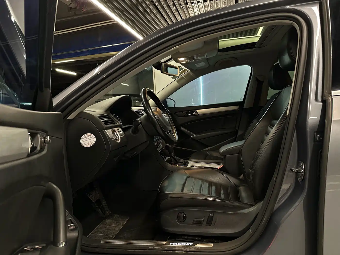 Volkswagen Passat 2014 1.8TSI DSG Executive Edition фото 6