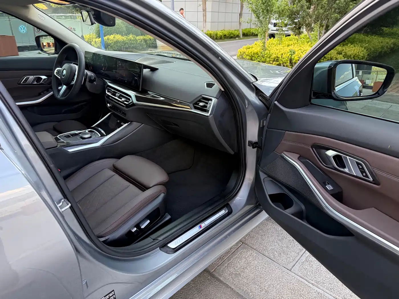 BMW 3 Series 2023 325Li M Sport Package фото 43