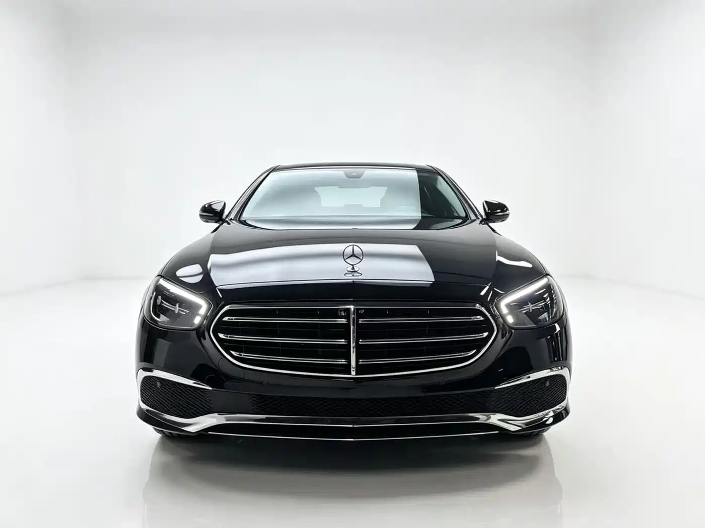 Mercedes-Benz E-Class 2023 E 300 L Fashion фото 2