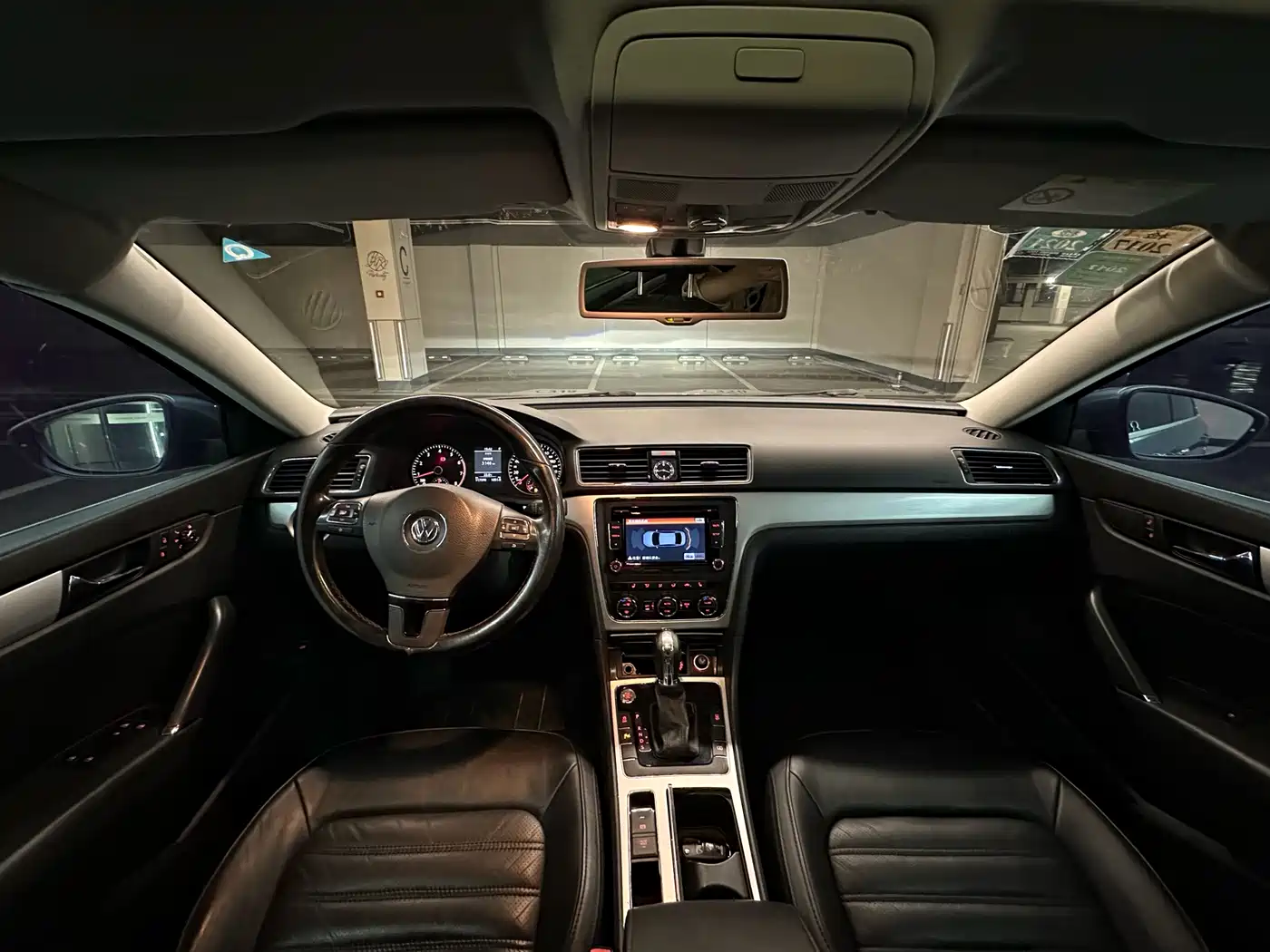 Volkswagen Passat 2014 1.8TSI DSG Executive Edition фото 25