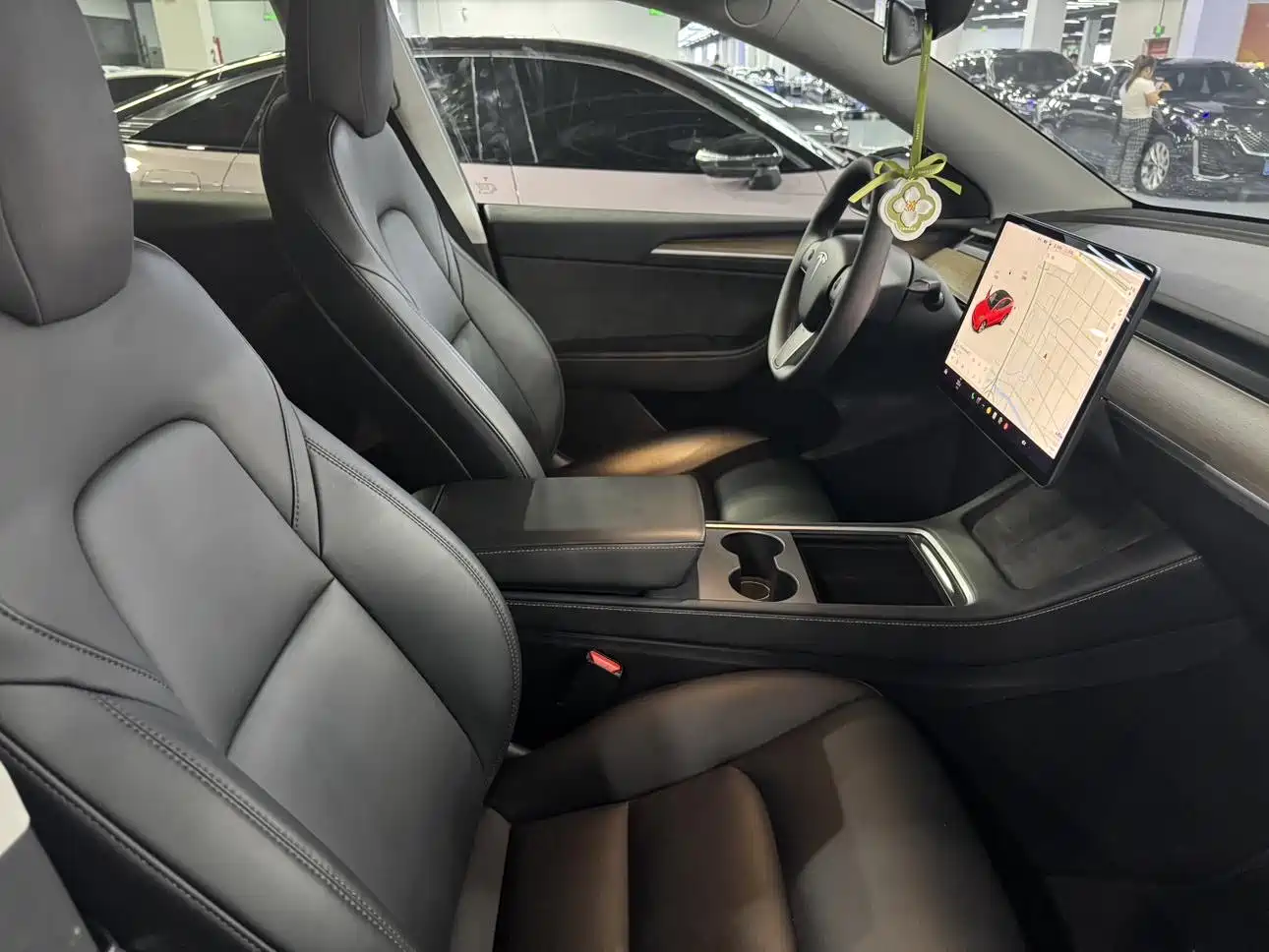 Photo 12 - Tesla Model Y