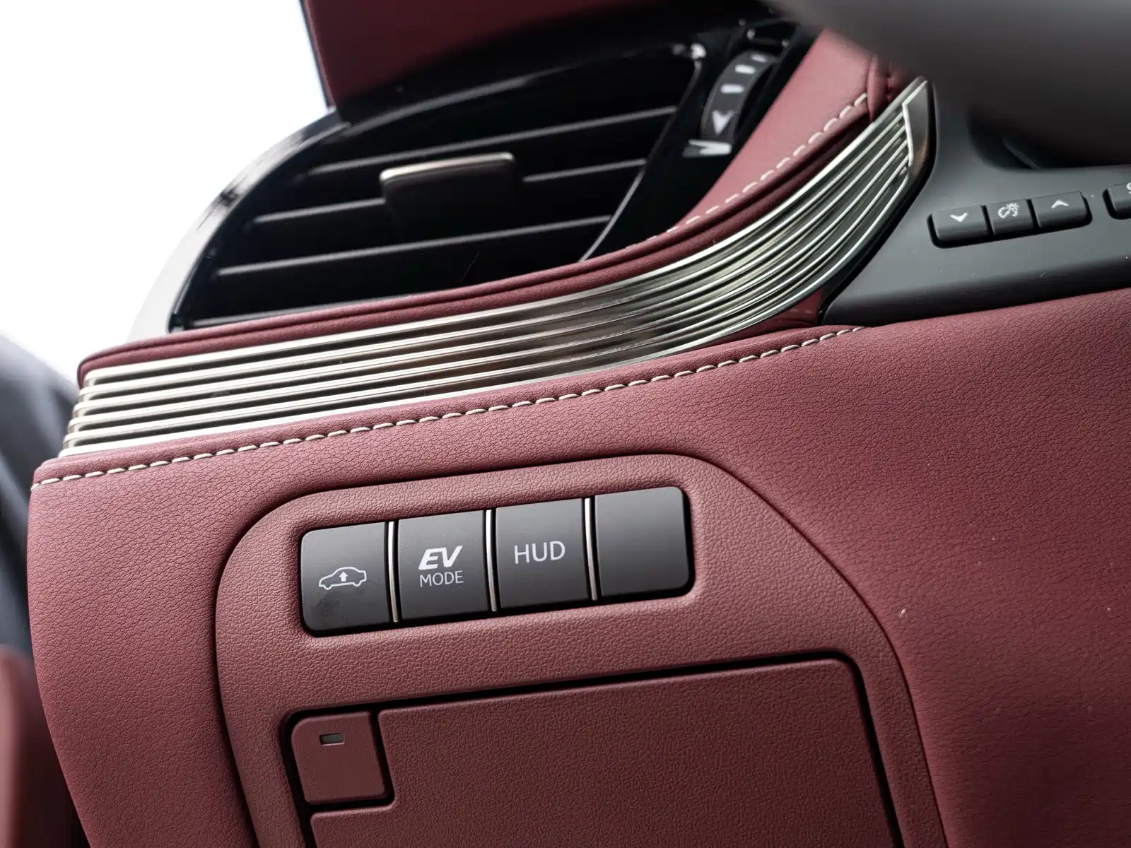 Фото 21 - Lexus LS