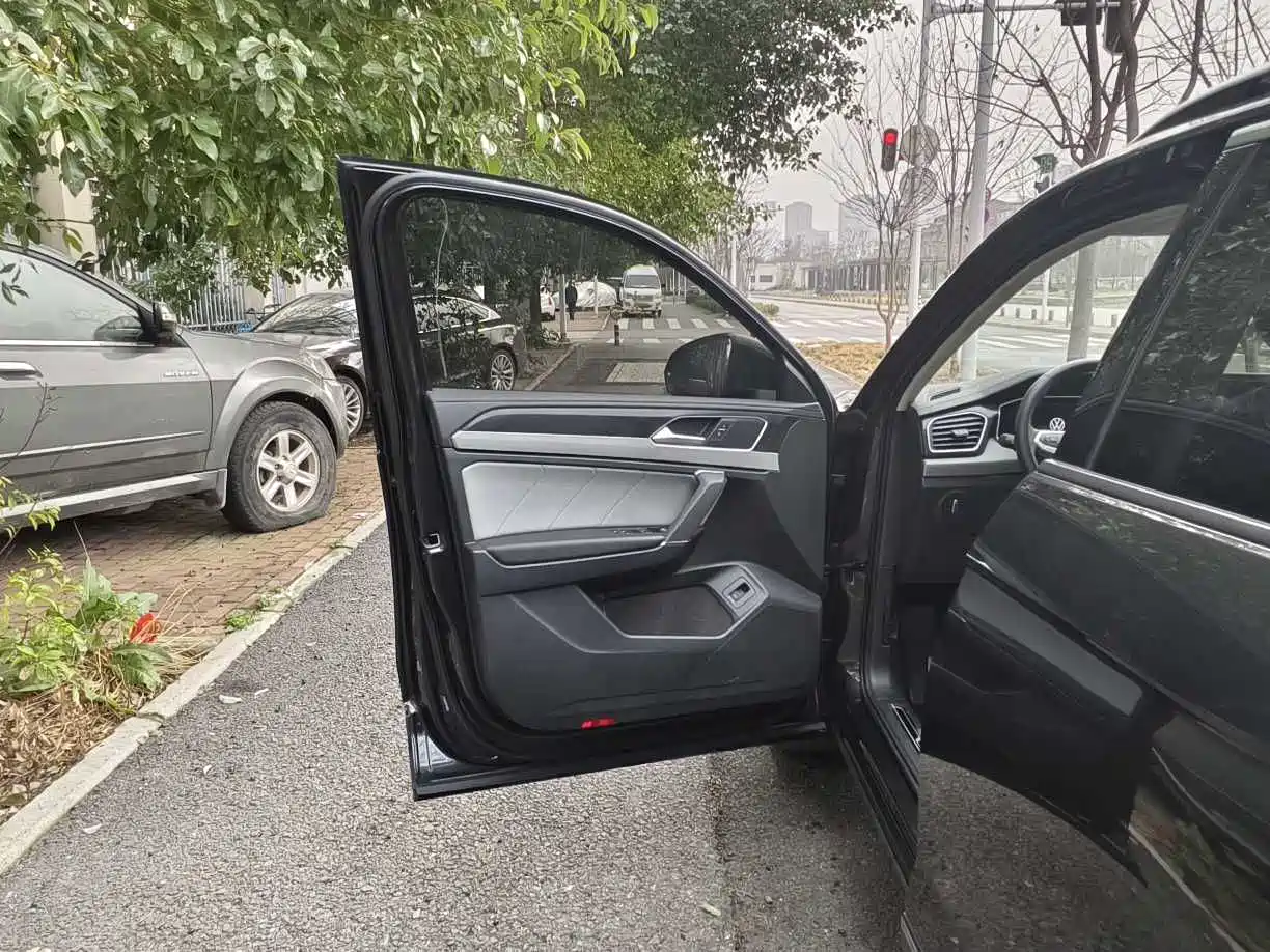 Volkswagen Tayron 2024 330TSI 2WD Luxury Plus Advanced фото 9