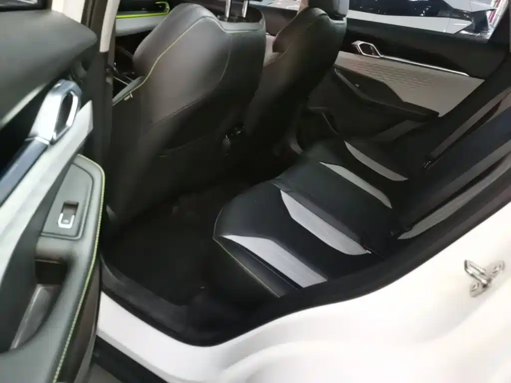 Photo 17 - Geely Coolray