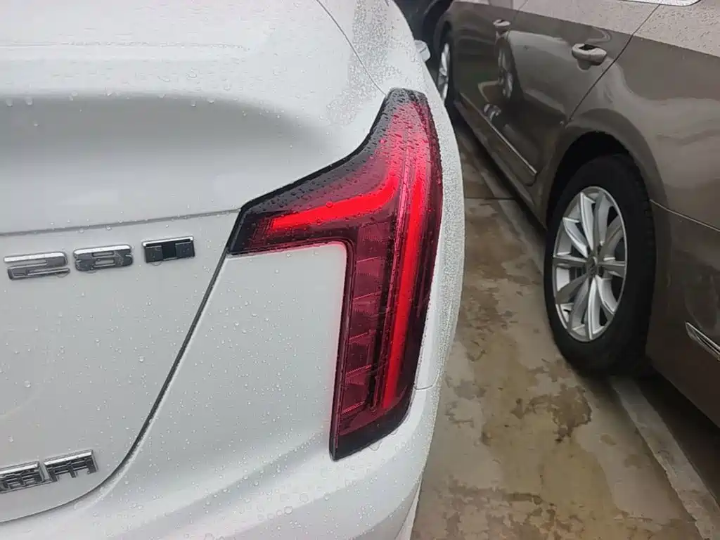 صورة 8 - Cadillac CT5