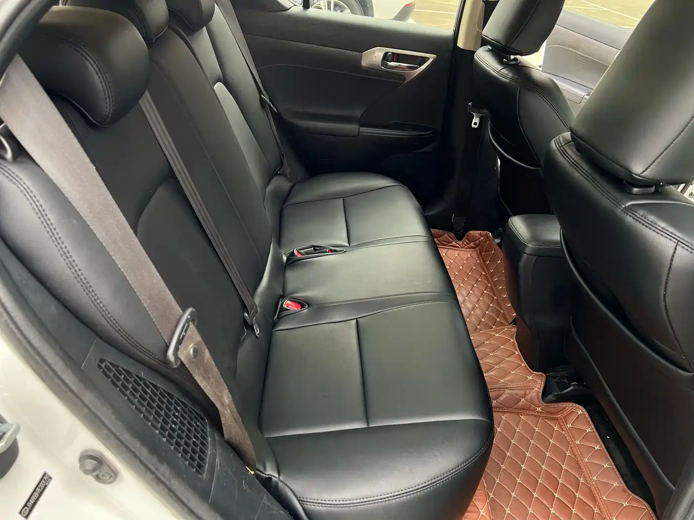 Lexus CT 2014 CT200h Elite Edition Dual Tone фото 11