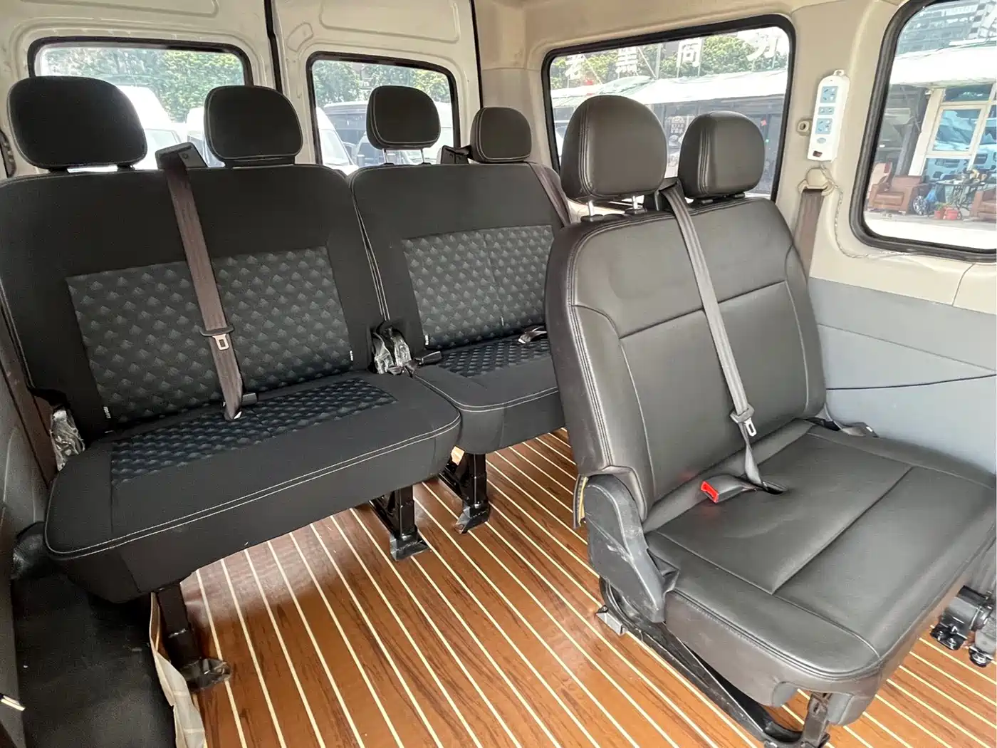 Maxus Xintu V80 2025 2025 PRO Aoyun 2.0T AMT Long Wheelbase Medium Roof 6/7/8/9-Seater