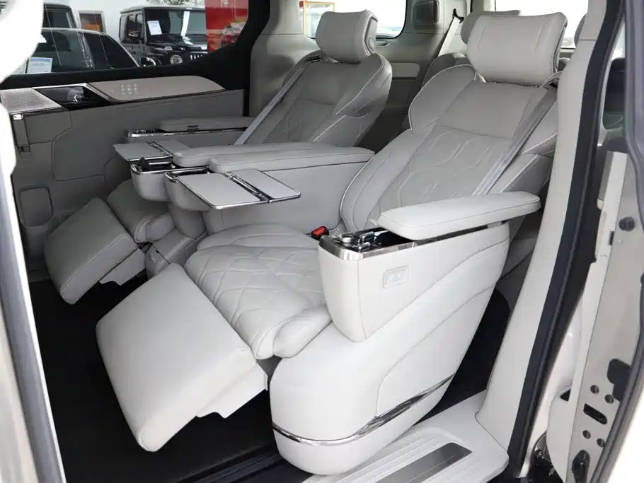 Volvo EM90 2024 2025 Ultra Six-Seater