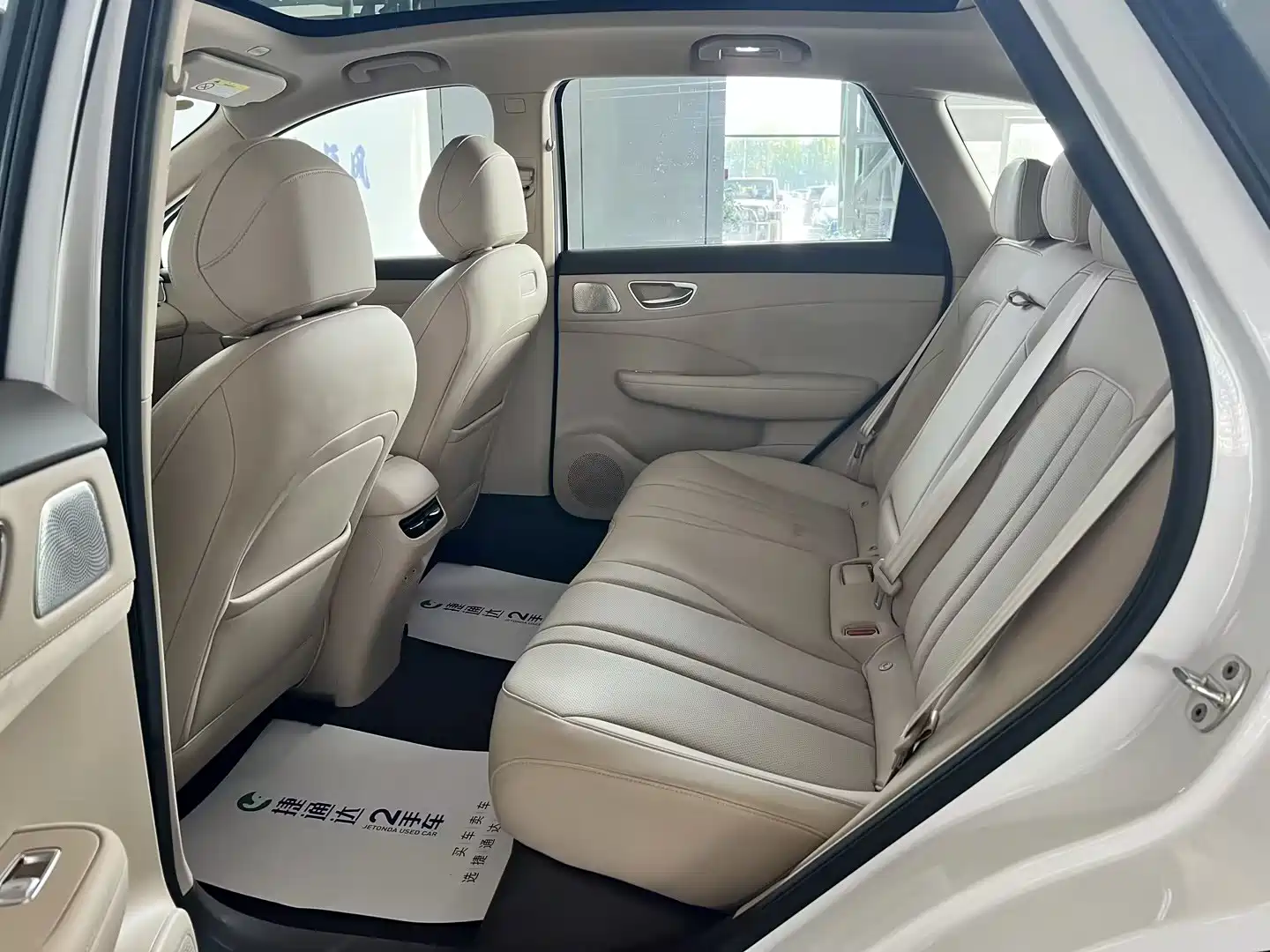 Photo 21 - Shangjie SUV