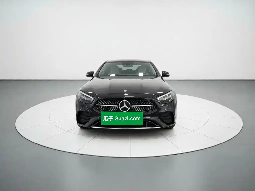 Фото 2 - Mercedes-Benz E-Class