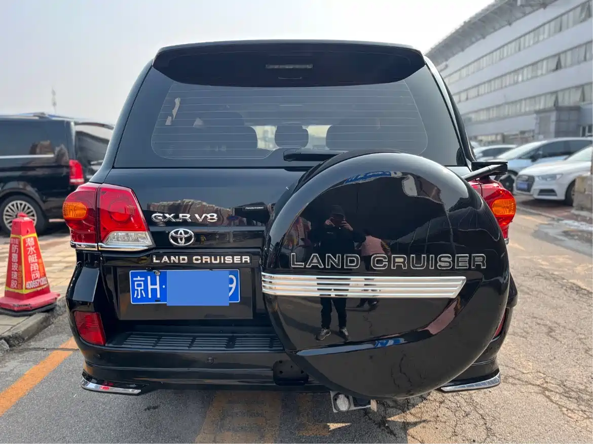 Toyota Land Cruiser (Import) 2015 4.0L V6 Middle East Limited Edition фото 5