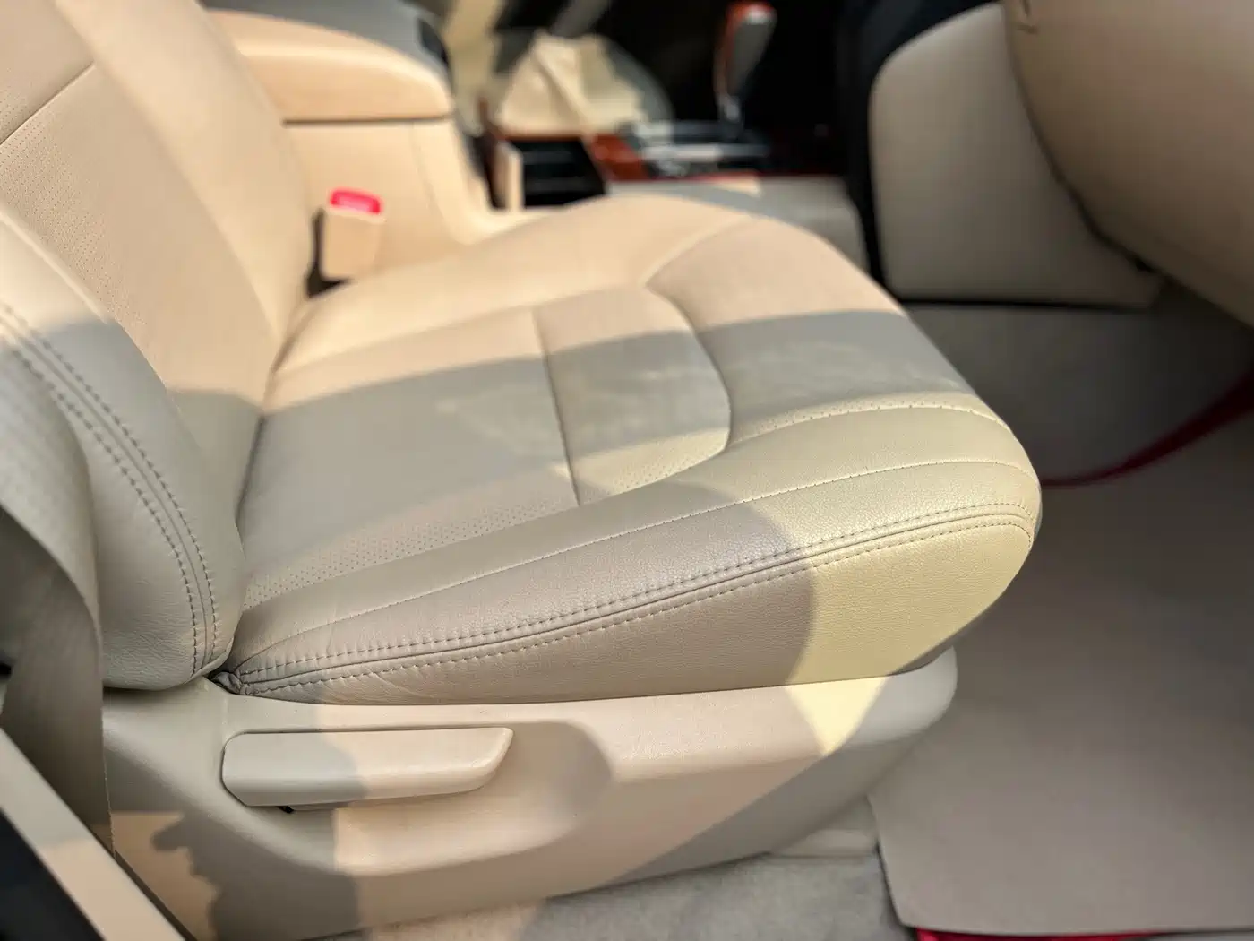 Toyota Land Cruiser (Import) 2015 4.0L V6 Middle East Limited Edition фото 26
