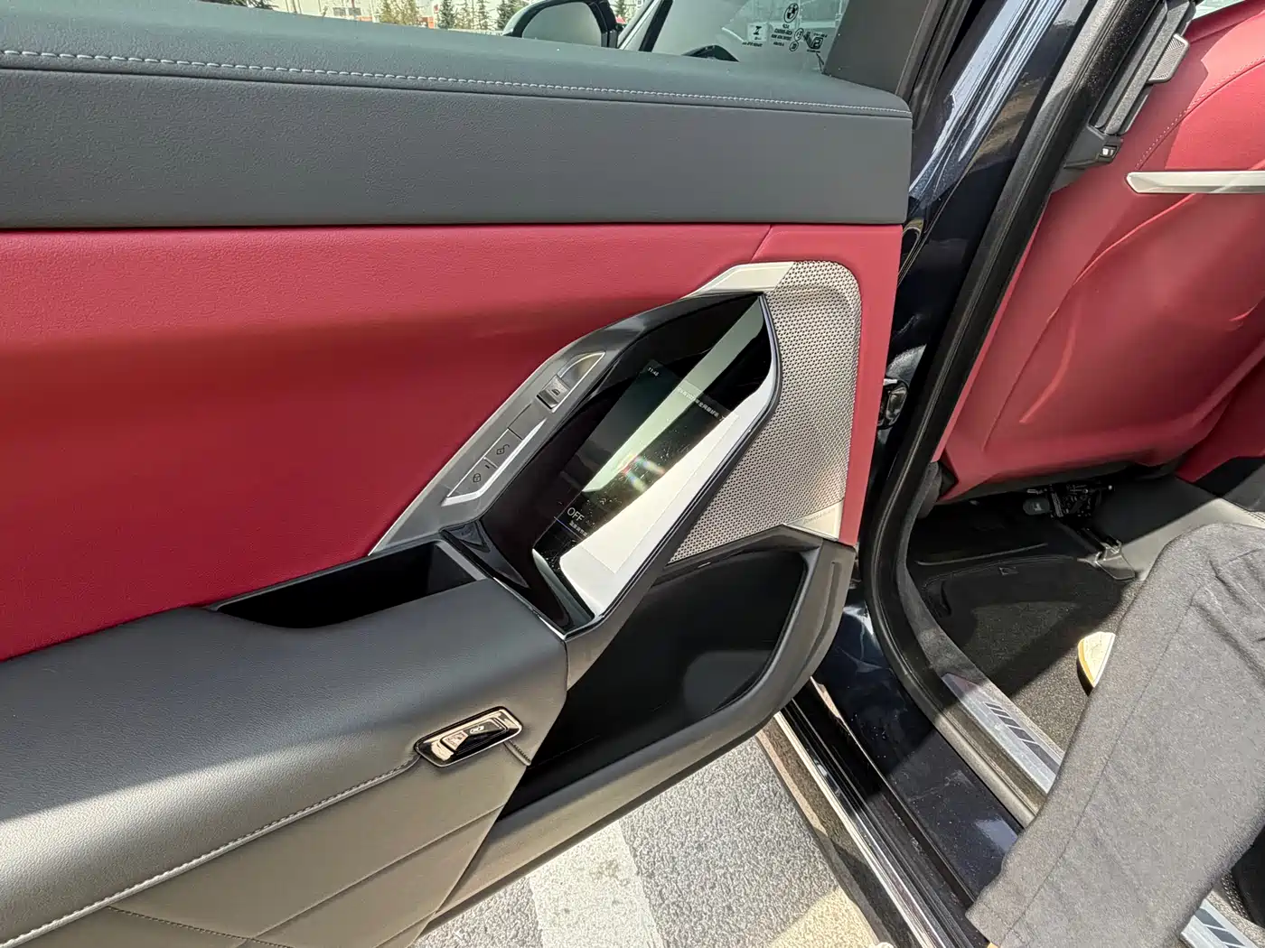 BMW 7 Series 2023 Model 735Li M Sport Package фото 8