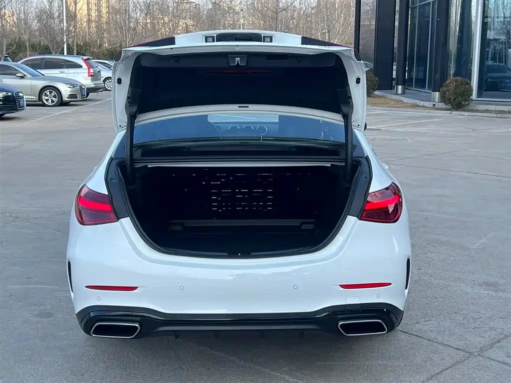 Mercedes-Benz C-Class 2025 C 260 L Night Sport Edition фото 17