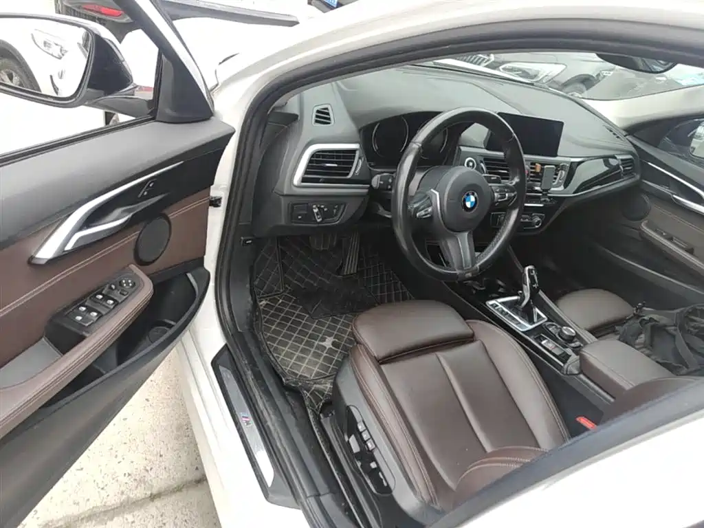 BMW 1 Series 2020 Model 120i M Sport Package фото 16