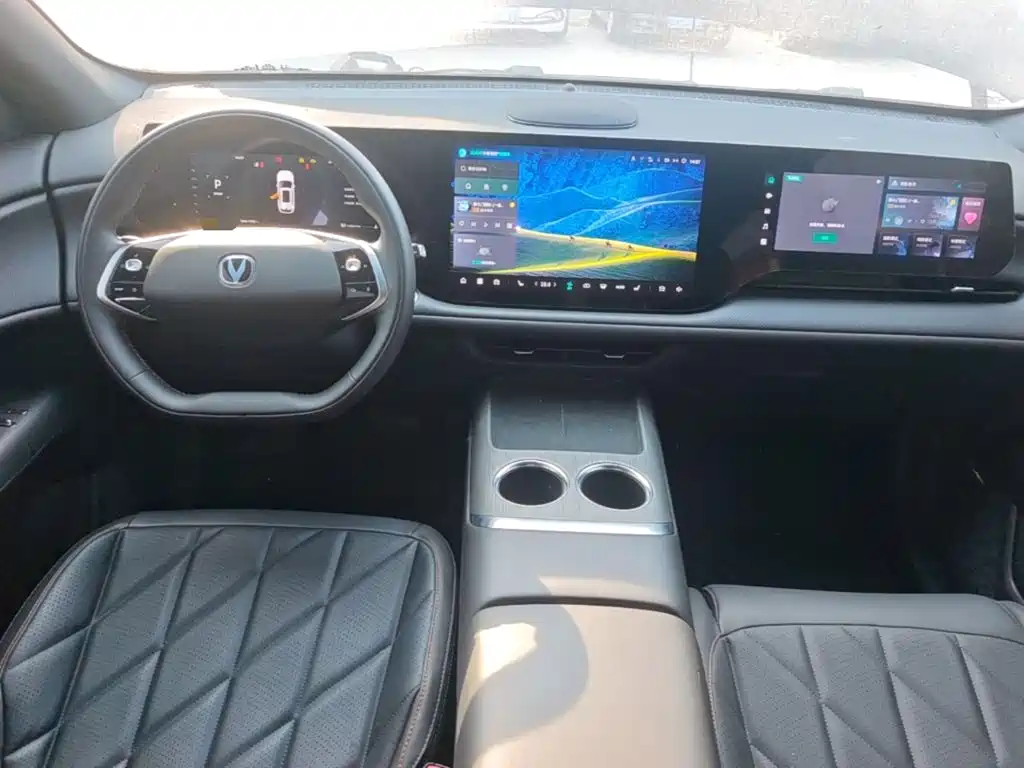 Фото 10 - Changan CS75 PLUS