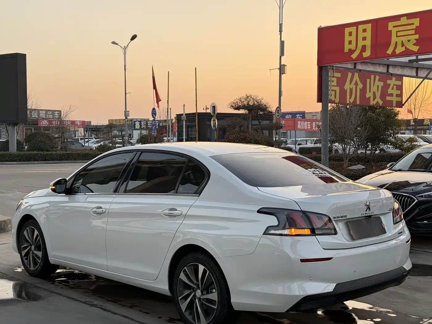 Peugeot 408 2020 230THP 10th Anniversary Quality Fun Edition фото 6
