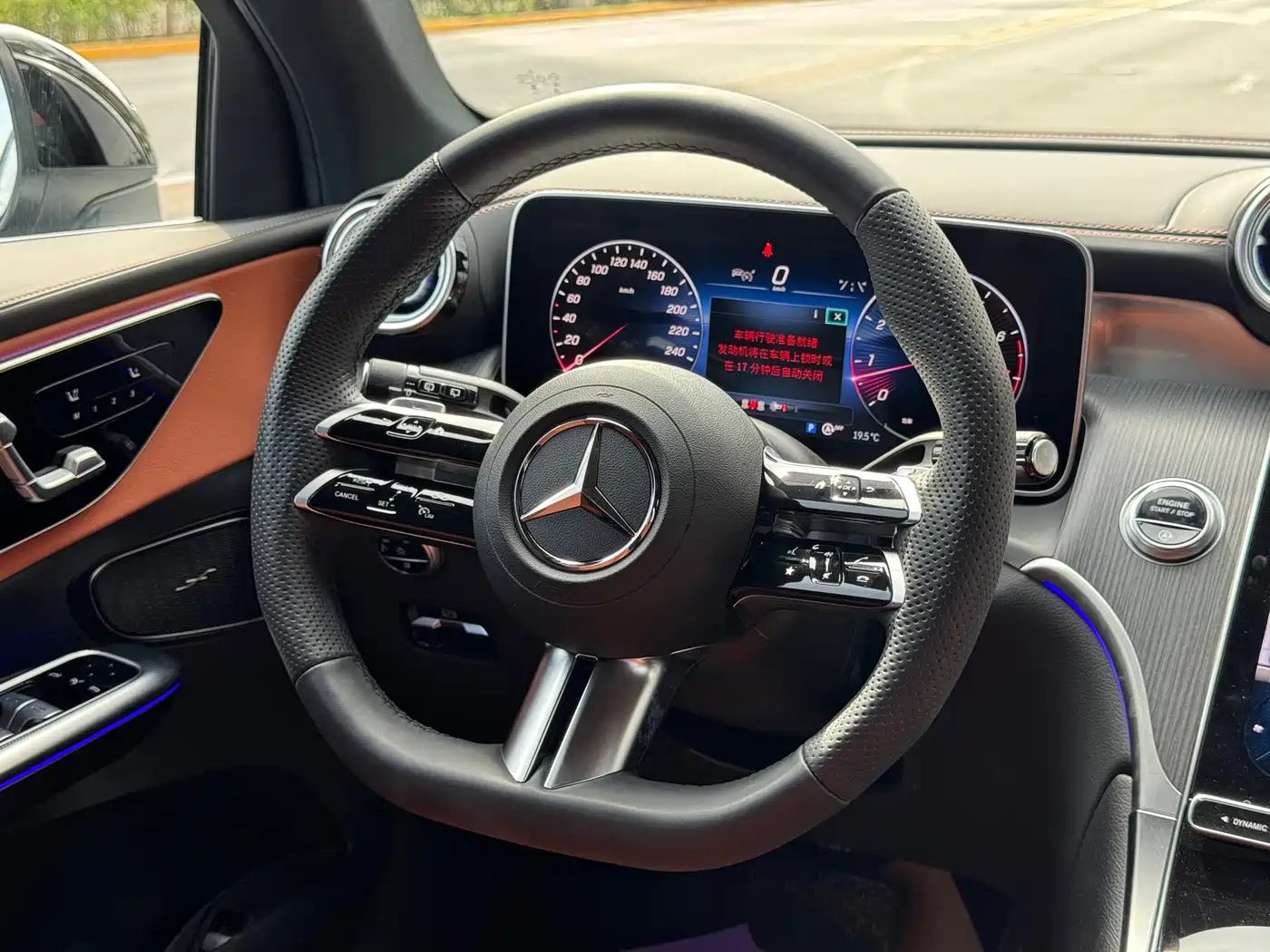 Mercedes-Benz GLC 2024 GLC 260 L 4MATIC Luxury 5-seater фото 8
