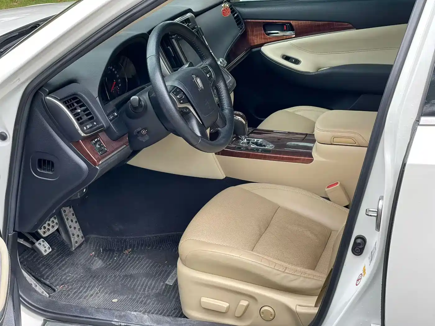 Toyota Crown 2015 2.0T Fashion фото 3