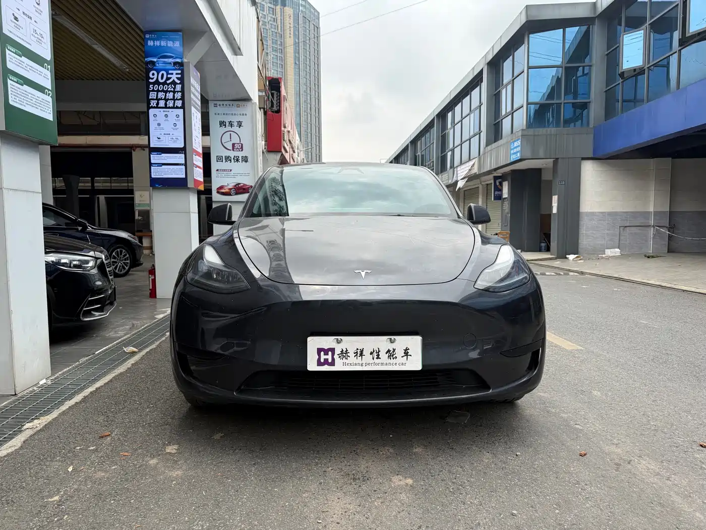TESLA MODEL Y