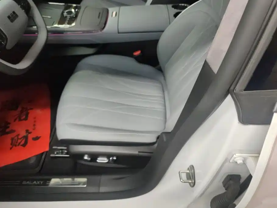 Geely Galaxy Galaxy E8 2025 2025 575km Exploration Smart Drive Edition
