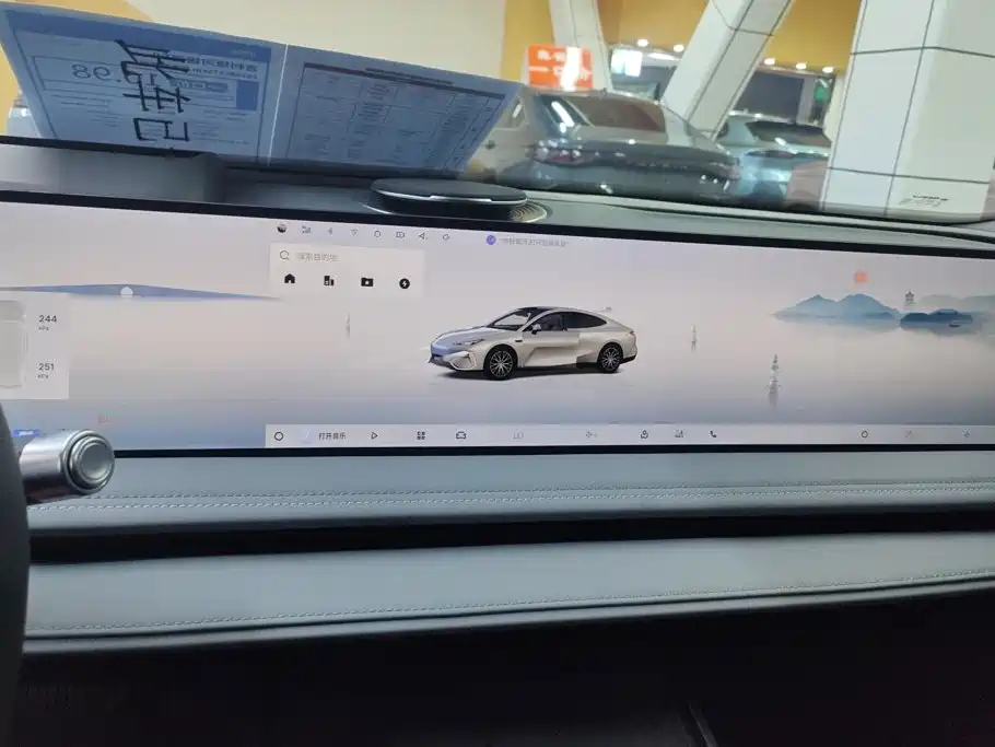 Geely Galaxy Galaxy E8 2025 2025 575km Exploration Smart Drive Edition