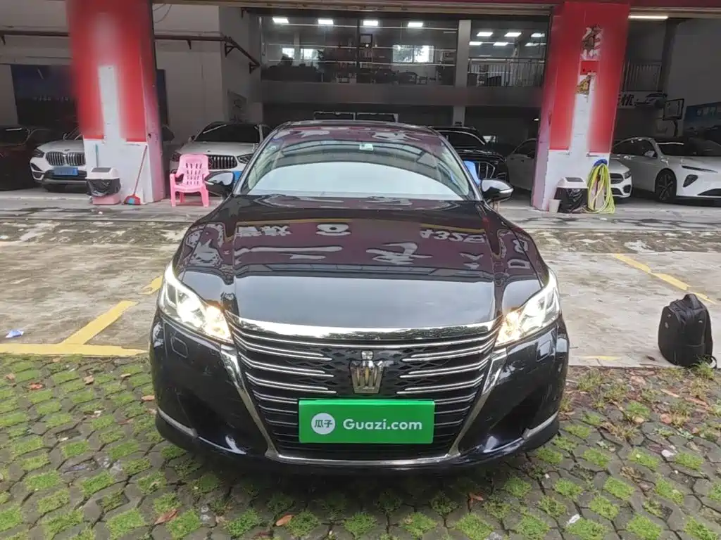Toyota Crown 2019 2018 2.0T Fashion Edition