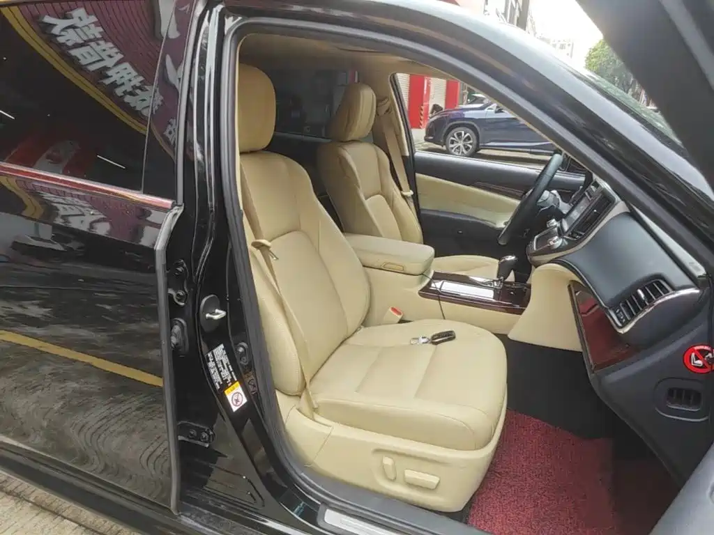 Toyota Crown 2019 2018 2.0T Fashion Edition
