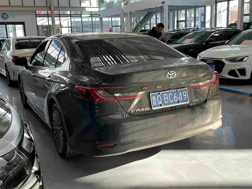 Toyota Camry 2025 Dual Engine 2.0HG Glory Edition фото 4