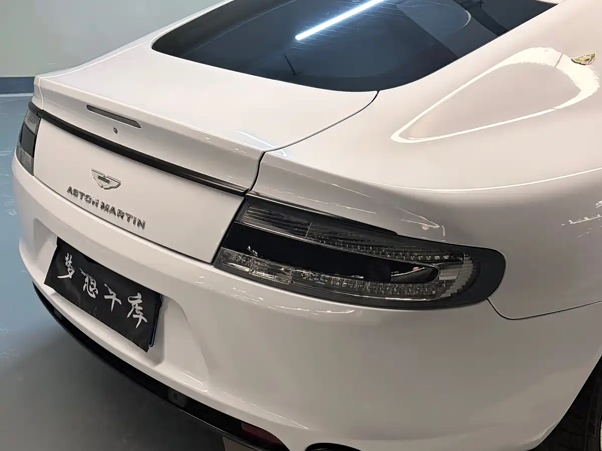 Aston Martin Rapide 2010 6.0L фото 10