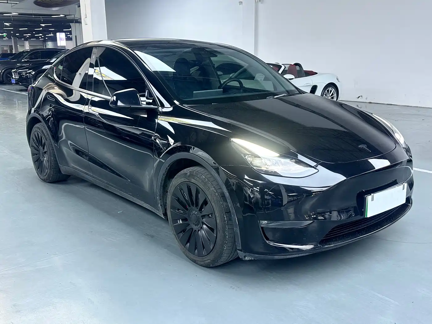 TESLA MODEL Y