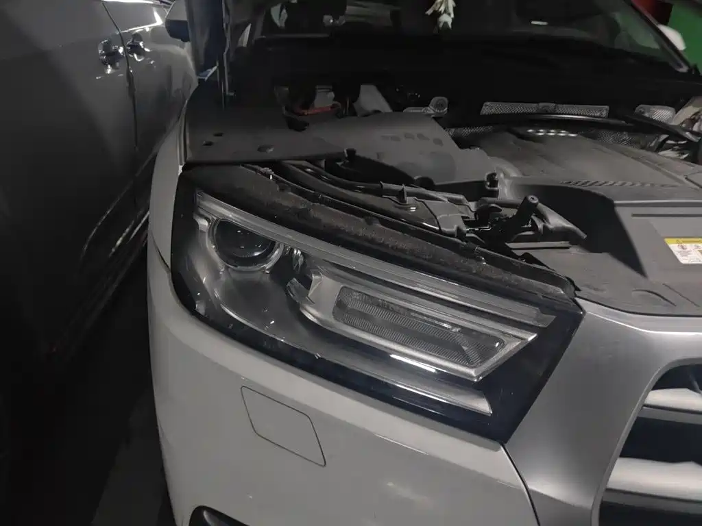 Photo 16 - Audi Q5L