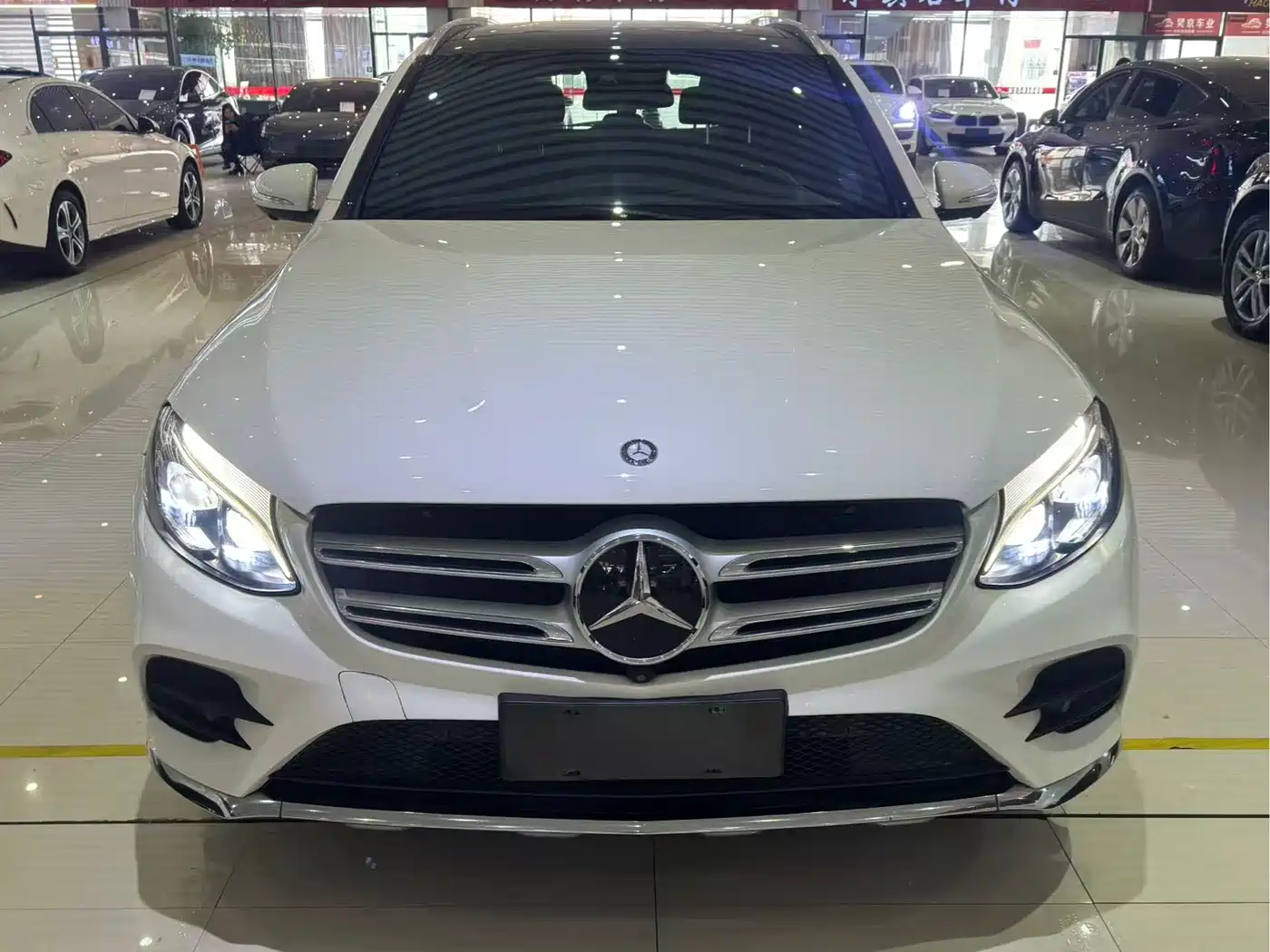 Mercedes-Benz GLC 2017 GLC 300 4MATIC Dynamic фото 2