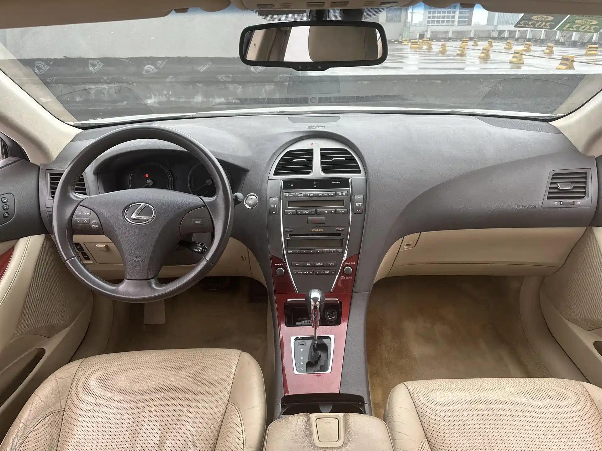 Фото 9 - Lexus ES
