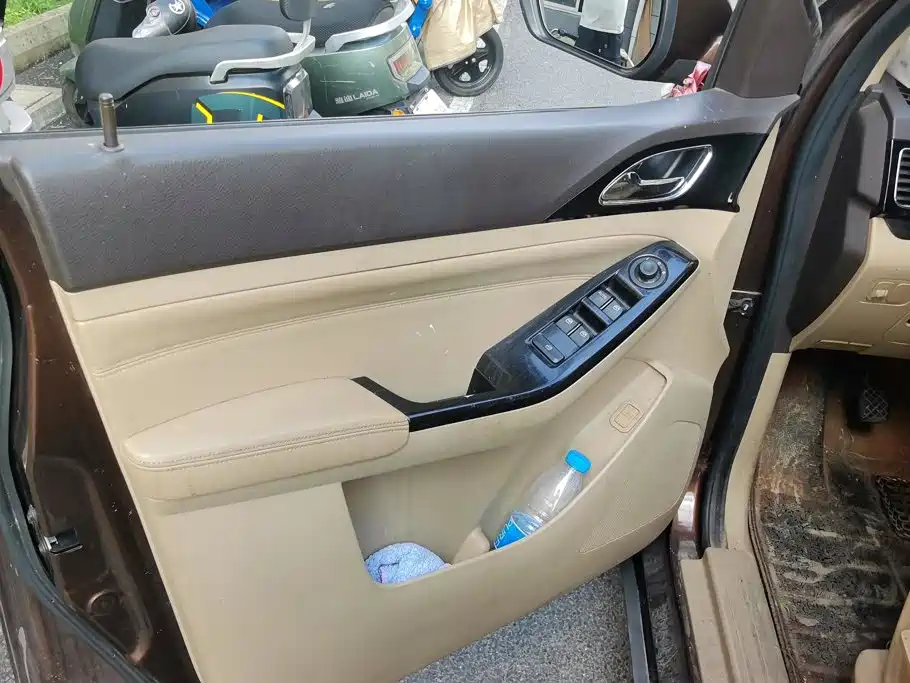 Baojun 730 2014 2014 1.5L Manual Luxury 7-seater