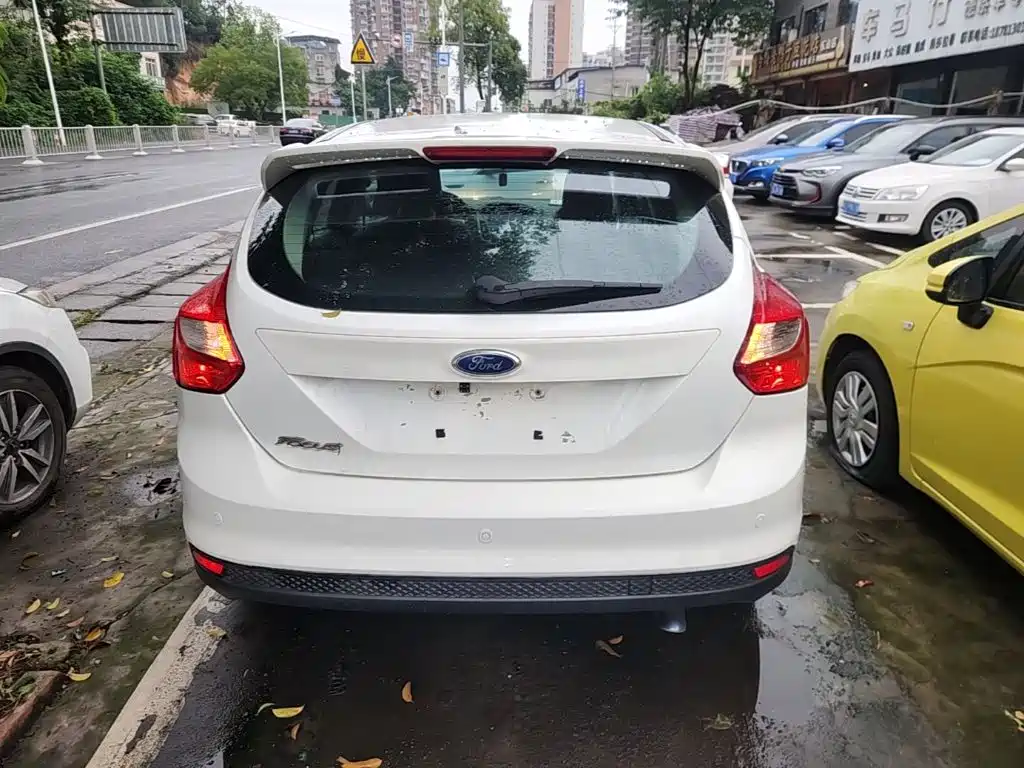 Фото 6 - Ford Focus