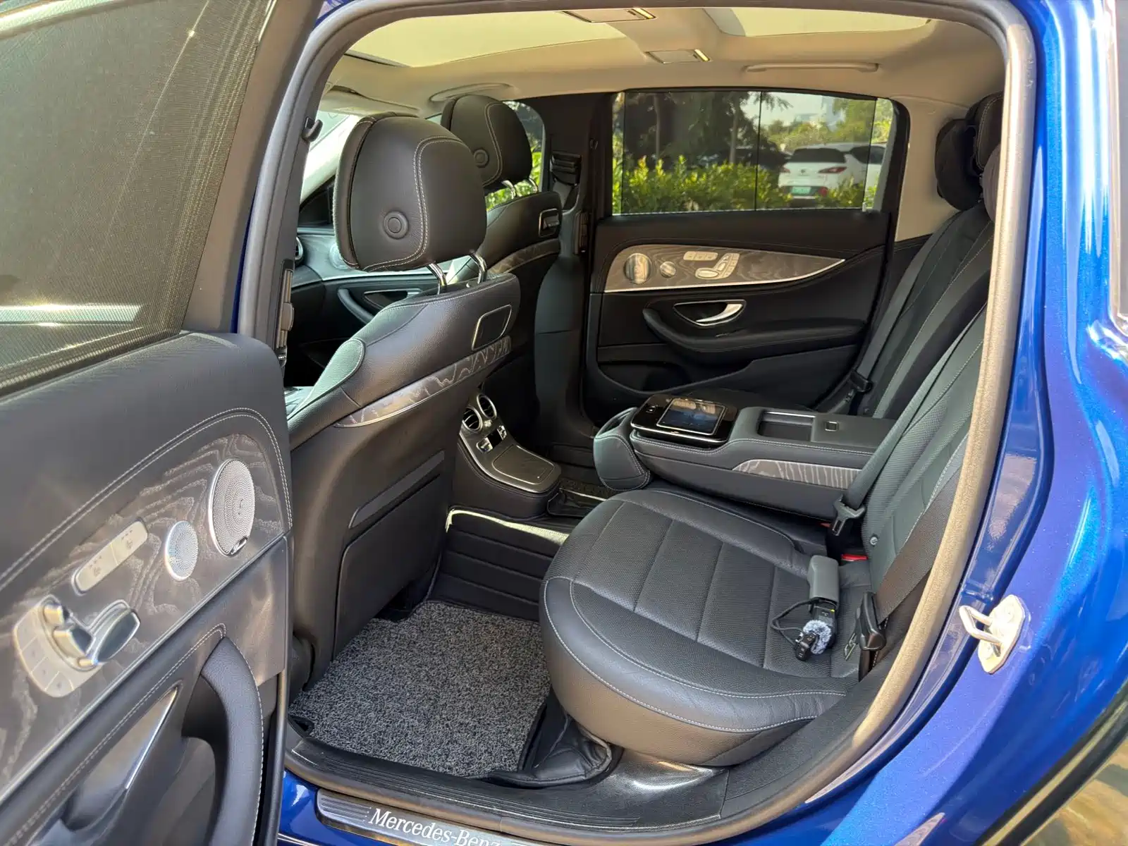 صورة 9 - Mercedes-Benz E-Class