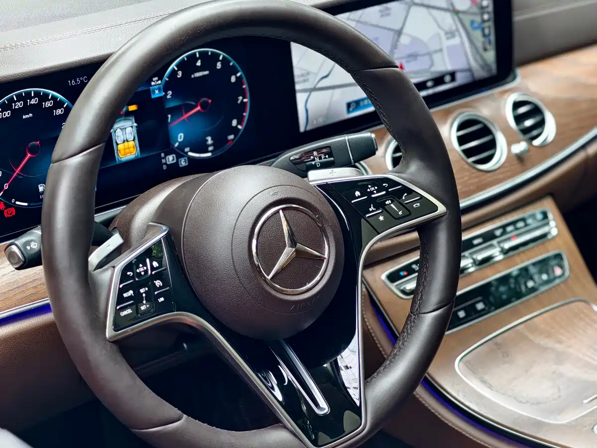 MERCEDES-BENZ E CLASS