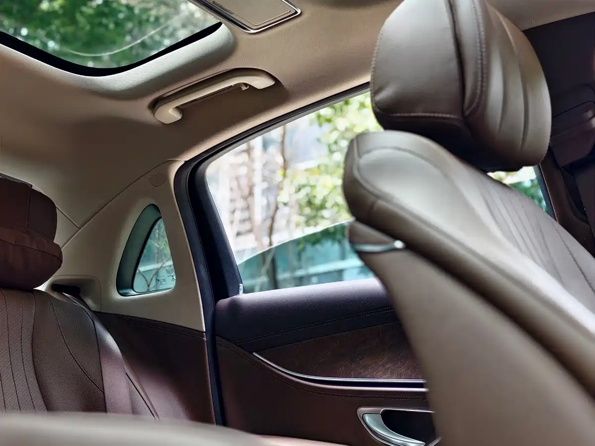 MERCEDES-BENZ E CLASS