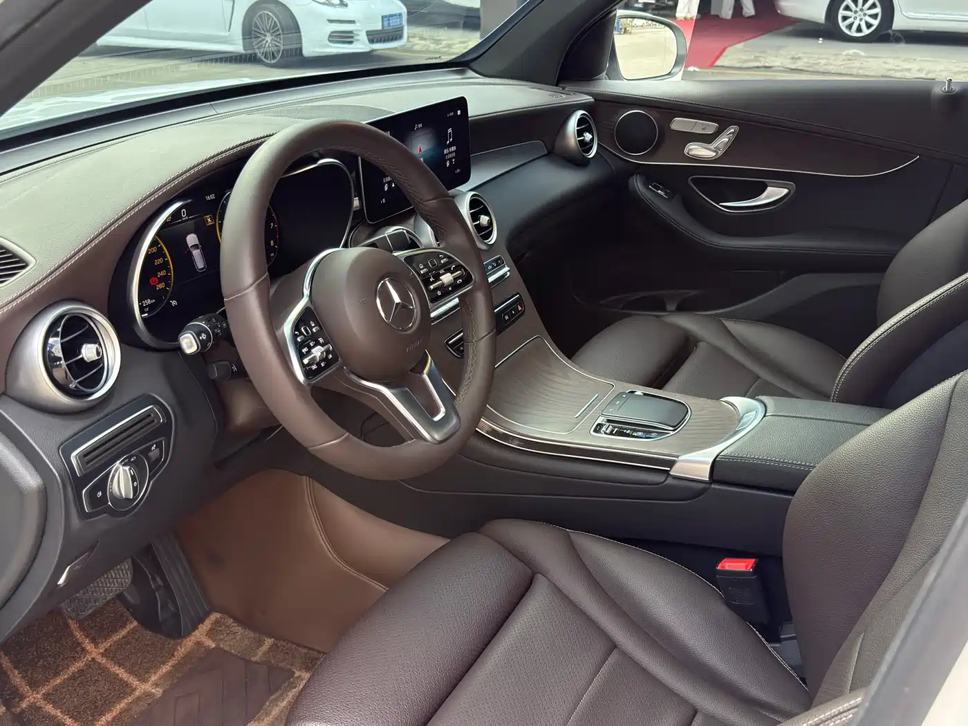 Mercedes-Benz GLC 2022 GLC 300 L 4MATIC Dynamic Collector's Edition фото 10