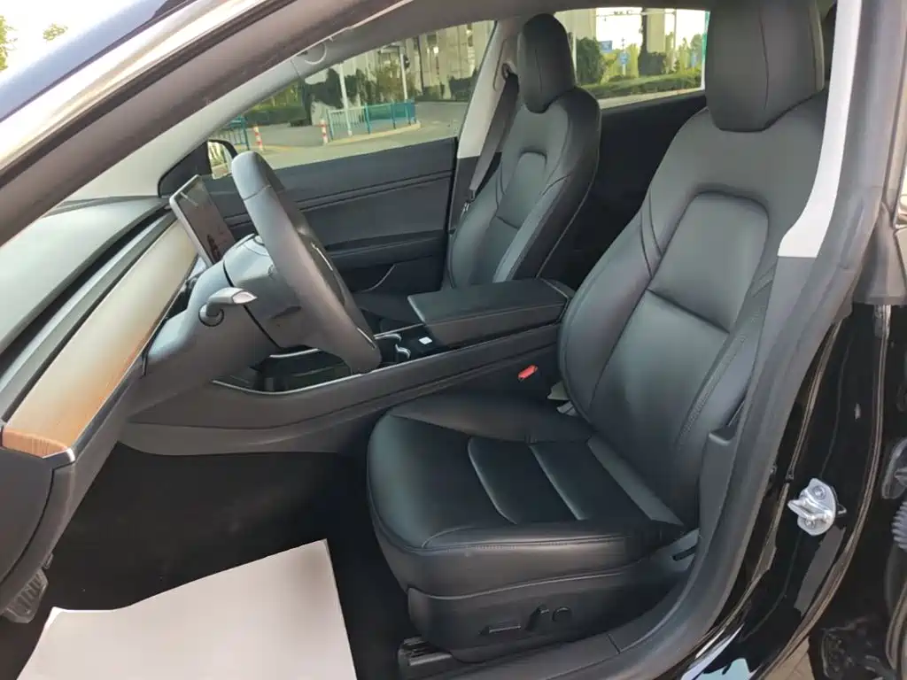 Фото 15 - Tesla Model 3