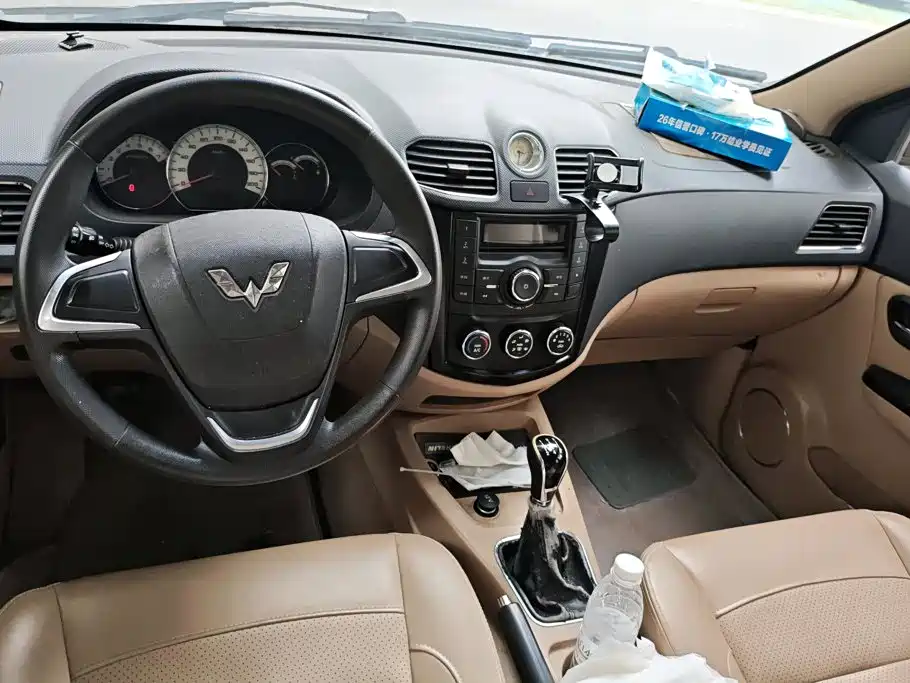Wuling Motors Wuling Hongguang 2013 2013 1.5L Luxury