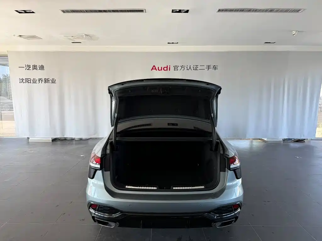 Фото 9 - Audi A6L