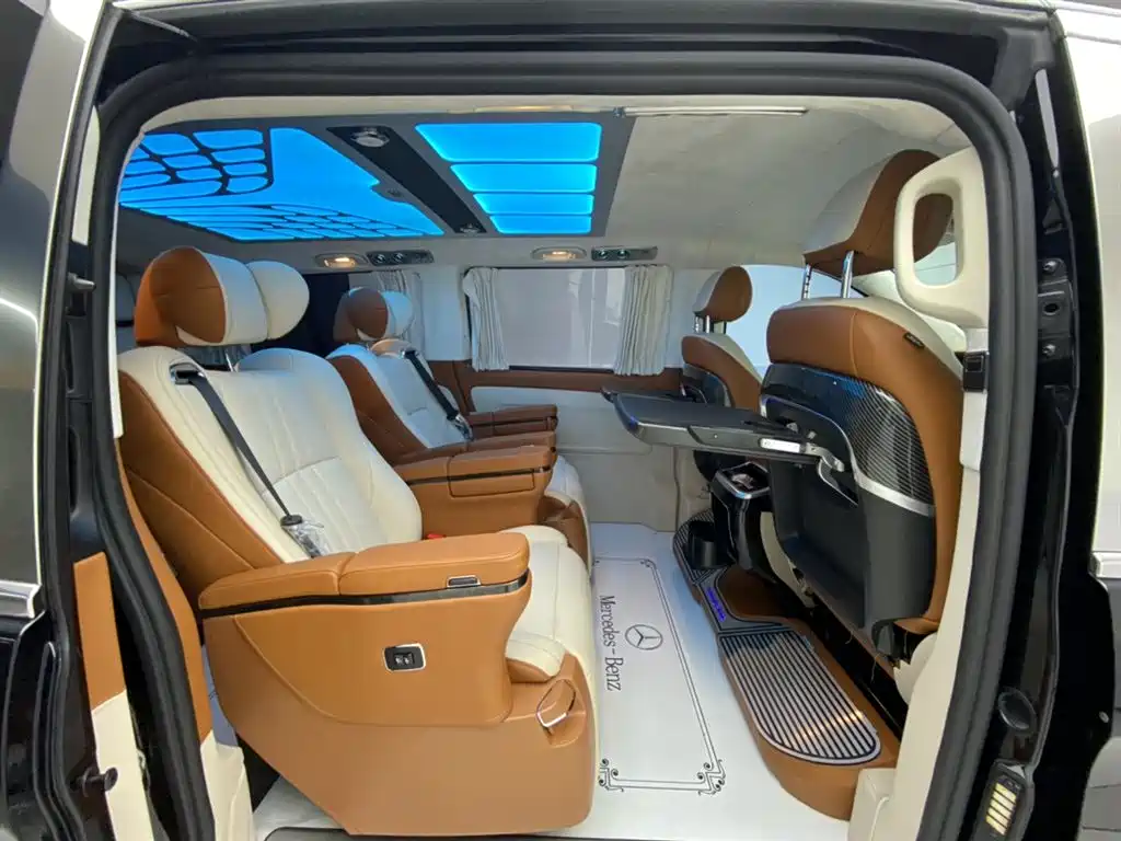 Mercedes-Benz Vito 2023 2.0T Elite 7-Seater фото 19