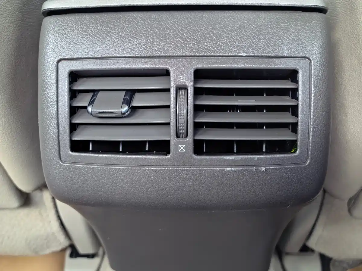 Photo 11 - Toyota Camry